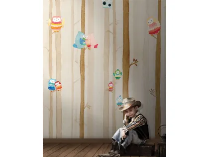 Carta da parati per camerette con gufetti colorati nel bosco Dakota di London Art