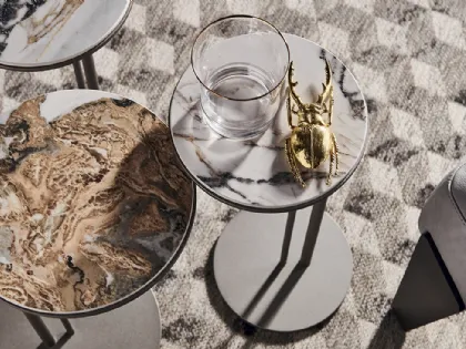 Tavolino in metallo con piano in ceramica Sting di Cattelan Italia