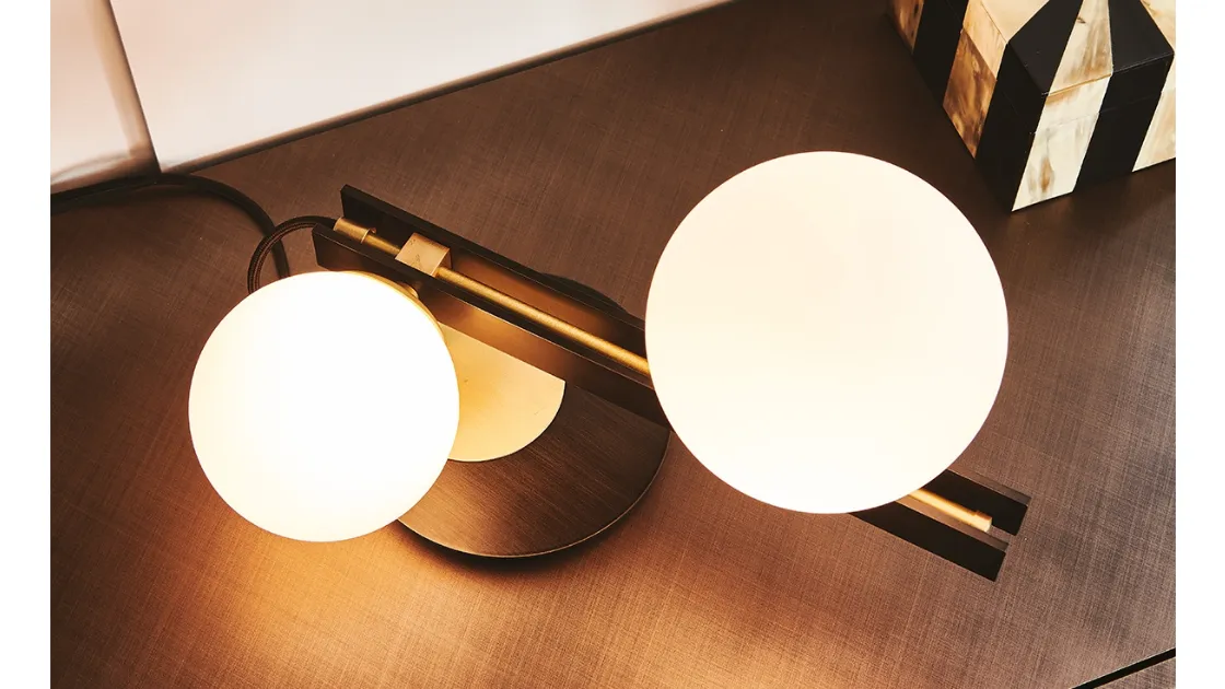 Lampada da tavolo in vetro e metallo Planeta di Cattelan Italia