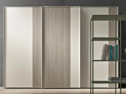Armadio dal design raffinato in laccato opaco e melaminico Slim Scorrevole di Clever