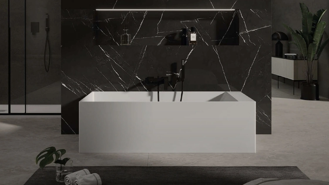 Vasca da Bagno freestanding Nur in solid surface bianco opaco di Vanita Docce