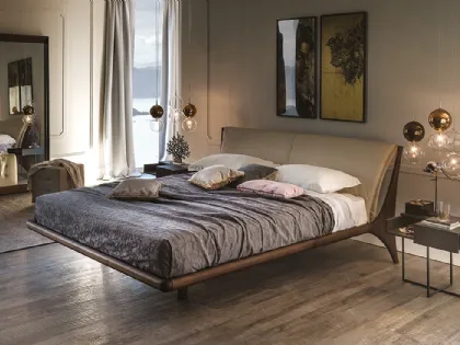 Letto con struttura in legno e testiera in ecopelle Nelson di Cattelan Italia