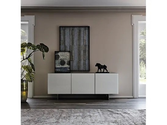 Madia in legno laccato opaco e ante in cristallo verniciate Focus di Cattelan Italia