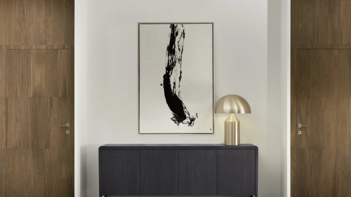 Madia Leonardo L419 in noce americano massello con lavorazione ad effetto 3D di Arte Brotto