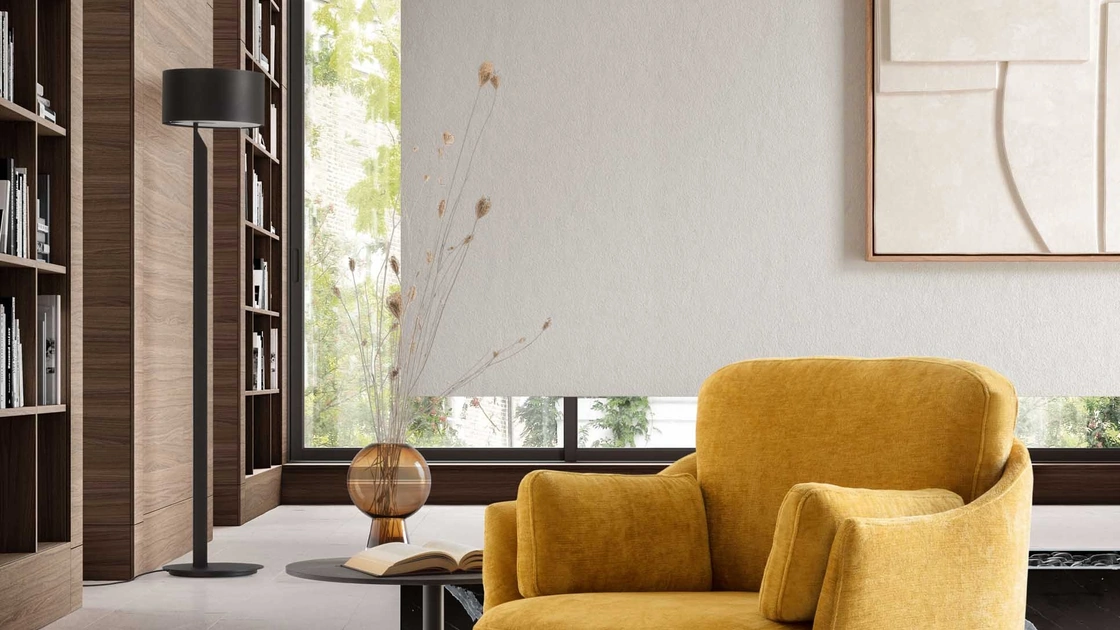 Poltrona in tessuto imbottito Galen di Le Comfort