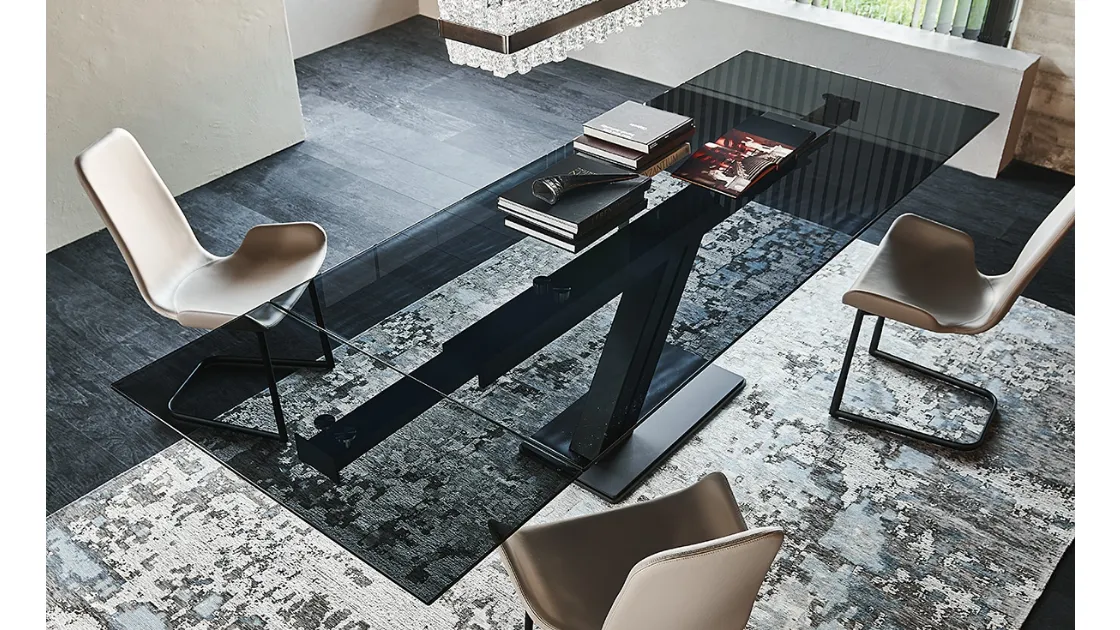 Tavolo allungabile on base in metallo e piano in cristallo fumè Zeus Drive di Cattelan Italia