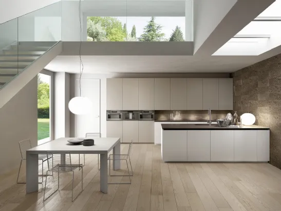 Cucina Design con penisola Artè in Rovere laccato di Key Cucine