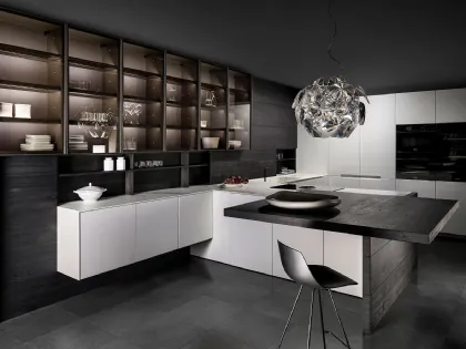 Cucina Design con penisola Extra in laccato opaco e banco snack in Rovere ossidato di Key Cucine