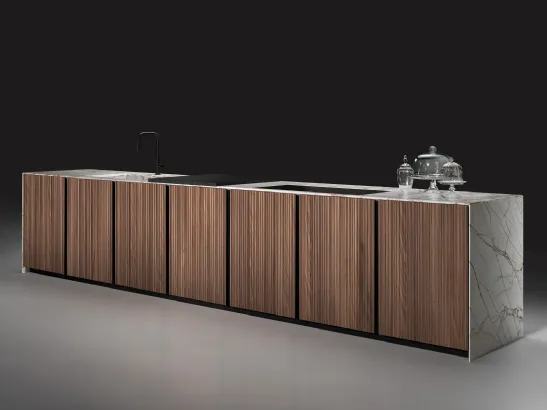 Cucina Design lineare KU45 Stripe in Noce Canaletto con top e fianchi in marmo Melbourne di Key Cucine